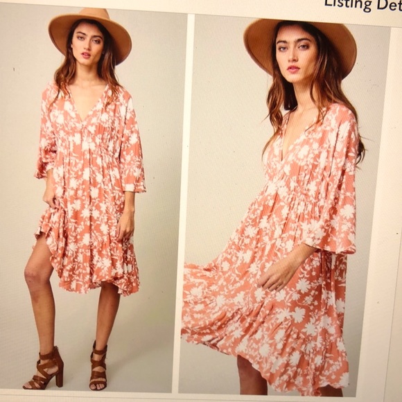 “   NWT Boho Chic ces femme “ Floral Dress “ - Picture 2 of 5